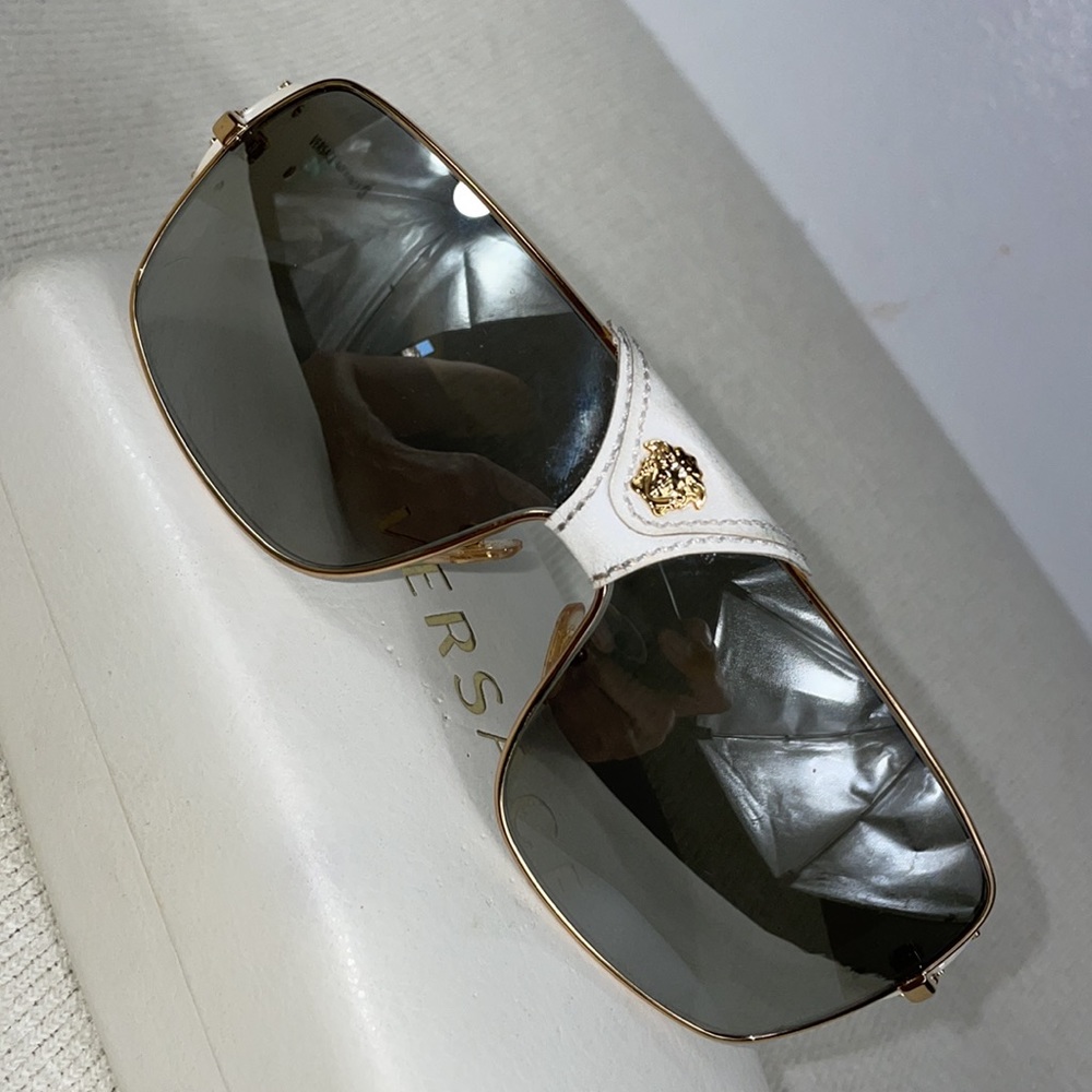 VERSACE SUNGLASSES - Picture 7 of 10